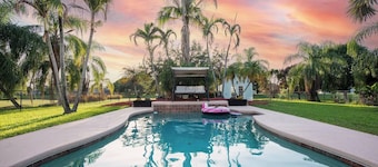 Treasure Coast Villa 5bd + pool hot tub game room