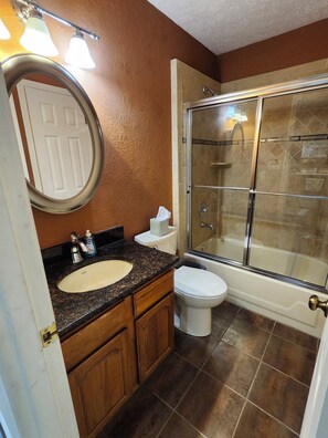 Bathroom - KLYDES STELZENHAUS   Your Family River Tubing Camp in charming Helen. Sleeps 8! (Helen)