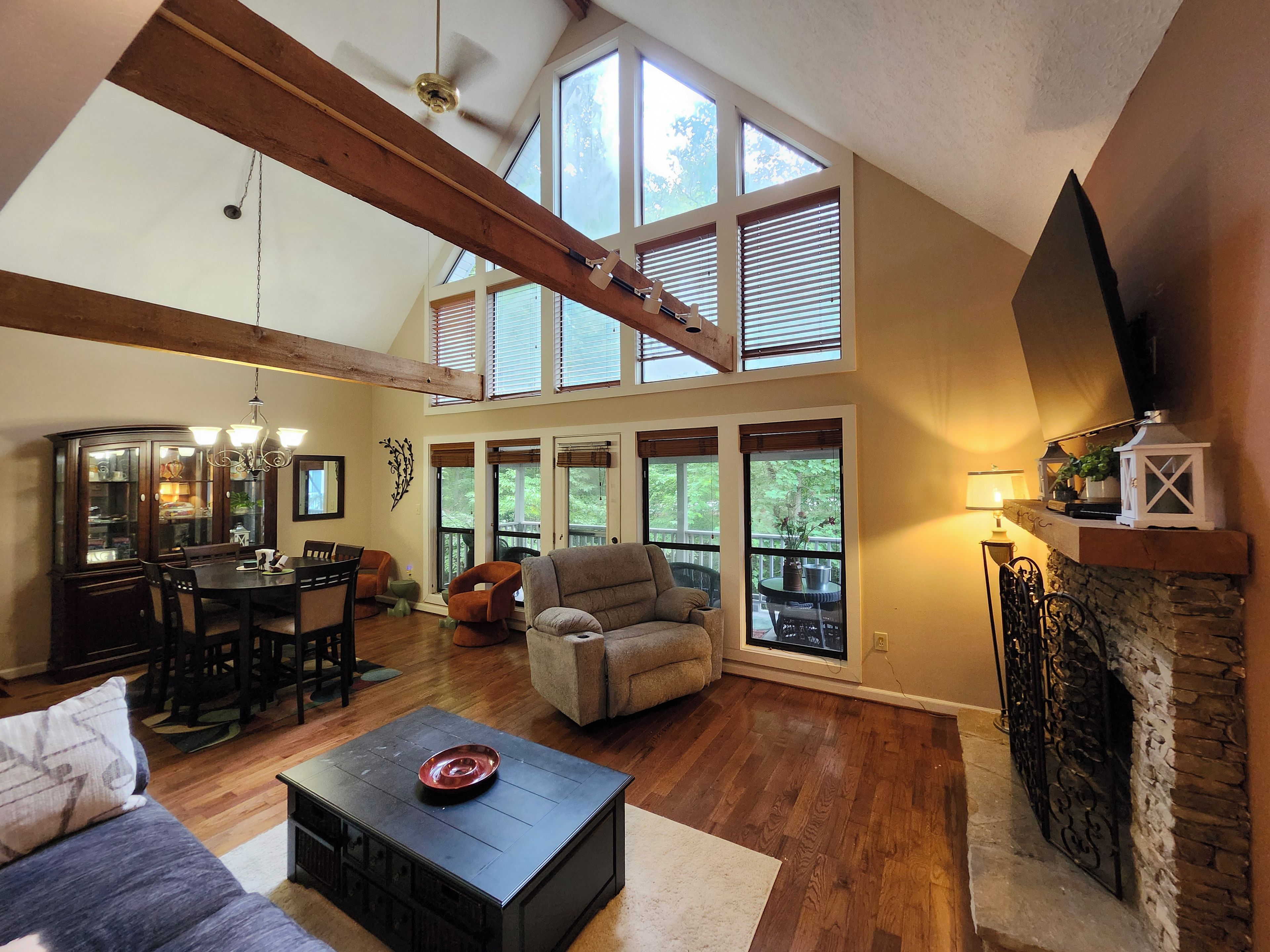 Klydes Stelzenhaus - Your Family River Tubing Camp In Charming Helen. Sleeps 8! - Helen, GA