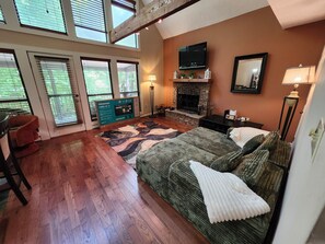 Room - KLYDES STELZENHAUS   Your Family River Tubing Camp in charming Helen. Sleeps 8! (Helen)