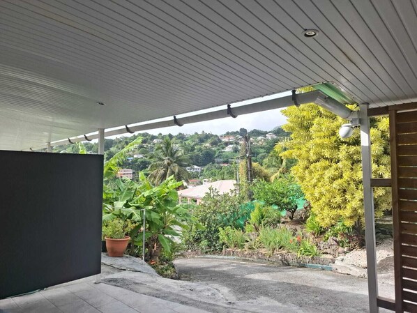 Property grounds - Vrbo Property (Gourbeyre)