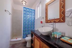 Unclassified image, 4 of 21, button - North Beach Retreat Belize (San Pedro)