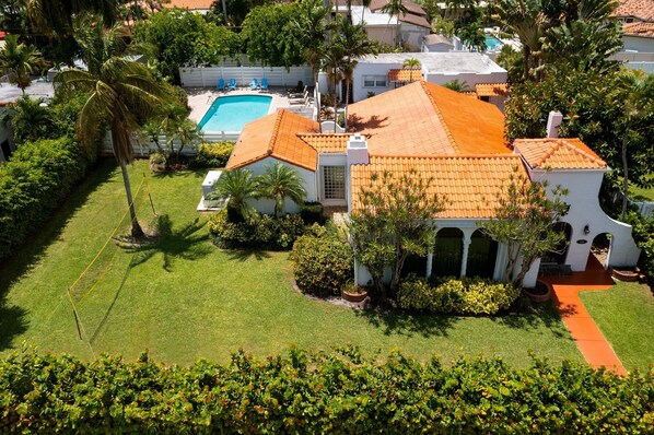 Exterior - Private Mansion - Pool - Mins to Beach (Hollywood)