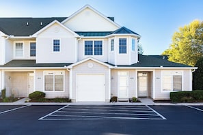 Unclassified image, 2 of 8, button - Newly Available Upscale 3-bedroom Rehoboth Beach Getaway / Pool & Hot tub summer (Rehoboth Beach)