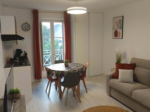 Living area - Vrbo Property (Duras)