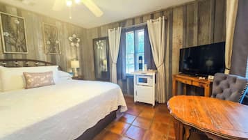 Studio, 1 King Bed, Pets Not Allowed, Garden View (Sonora)