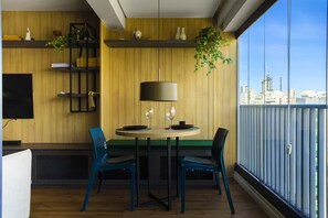 Dining - Studio Tower B · view · garage · Syrian 2min (São Paulo)