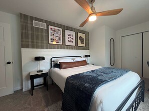 Room - 20 Min to Capitol - Theatre Room - Walk to Park (Sun Prairie)