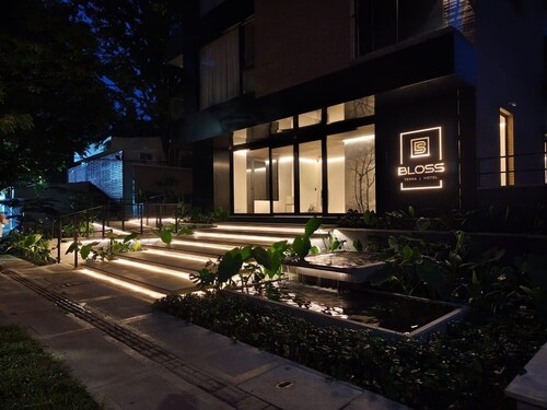 BLOSS HOTEL