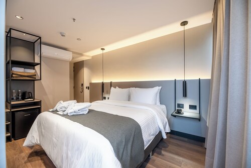BLOSS HOTEL