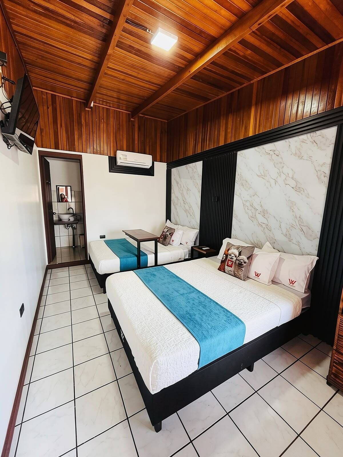 Basic Double Room | Desk, WiFi (free)