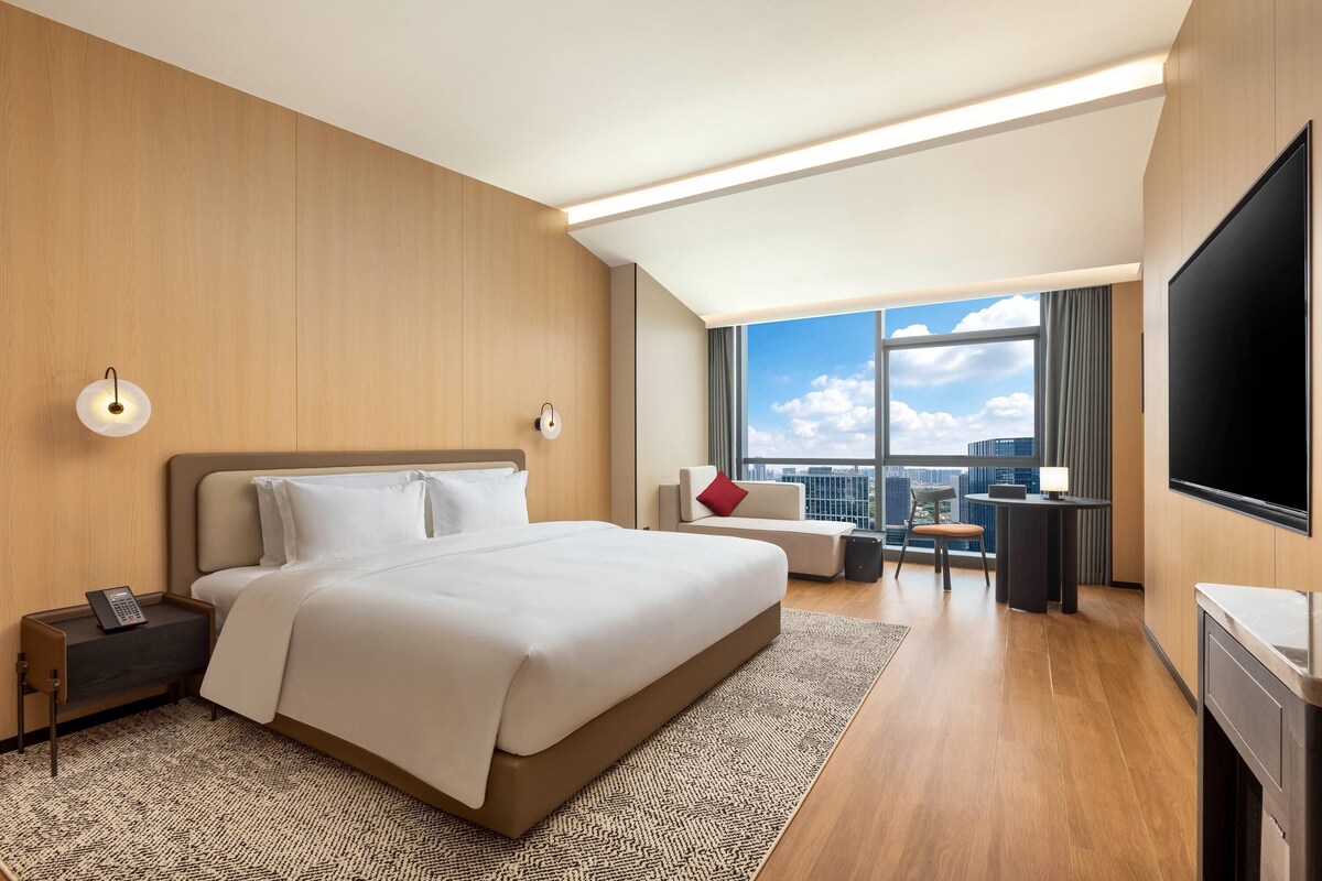 Superior Room, 1 King Bed, Non Smoking