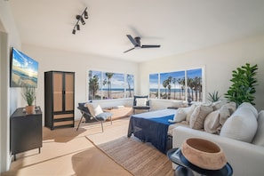 Living area - Luxury Ocean Front Santa Monica Beach (Santa Monica)