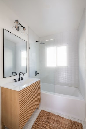 Bathroom - Luxury Ocean Front Santa Monica Beach (Santa Monica)
