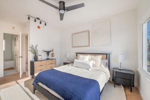 Room - Luxury Ocean Front Santa Monica Beach (Santa Monica)