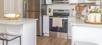 New Fully Furnished Condo, Easy Walk to Campus