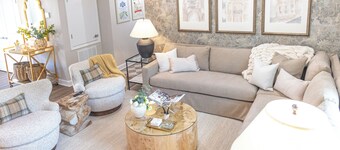 New Fully Furnished Condo, Easy Walk to Campus