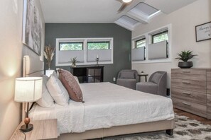 3 Schlafzimmer, Schreibtisch, Bügeleisen/Bügelbrett, kostenloses WLAN