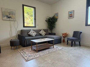 Unclassified image, 5 of 6, button - Air-conditioned one-bedroom apartment with private parking in Bastia (Bastia)