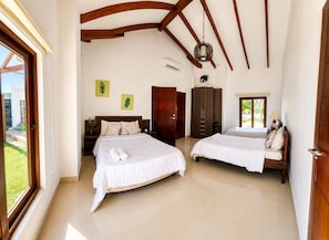 Casa superluxo, varanda coberta, vista para o mar | Escrivaninha, espaço de trabalho para notebook
