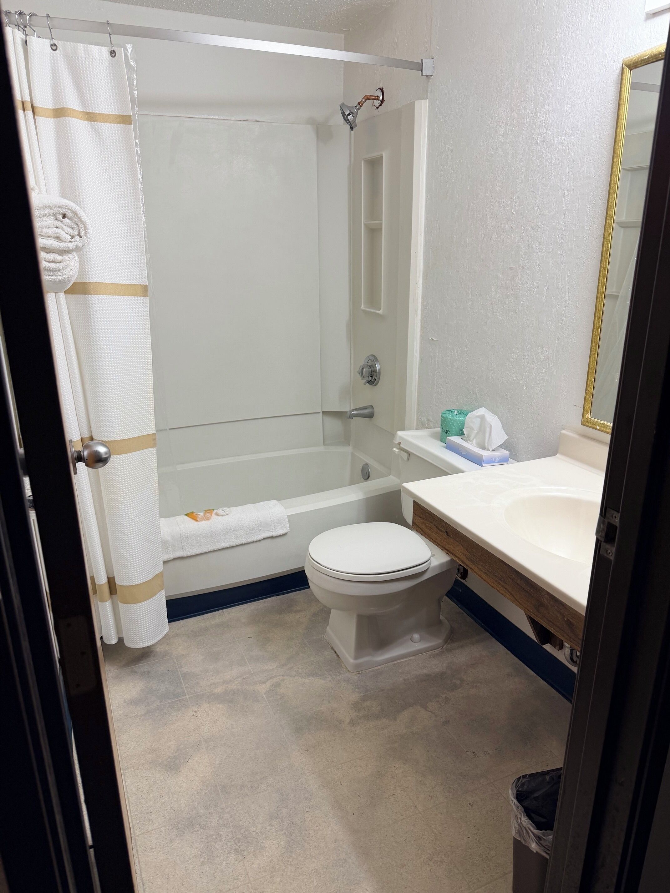 Chambre Simple, 1 grand lit, non-fumeurs | Salle de bain