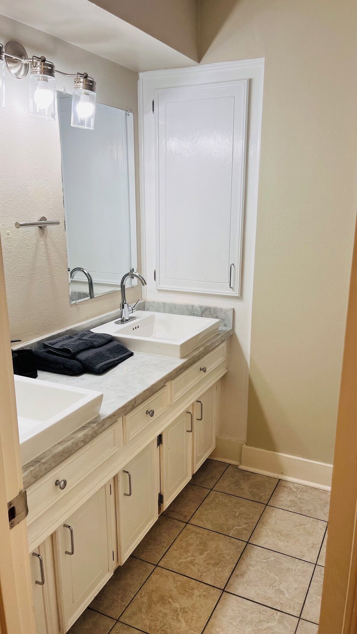 Shower, towels, soap, toilet paper