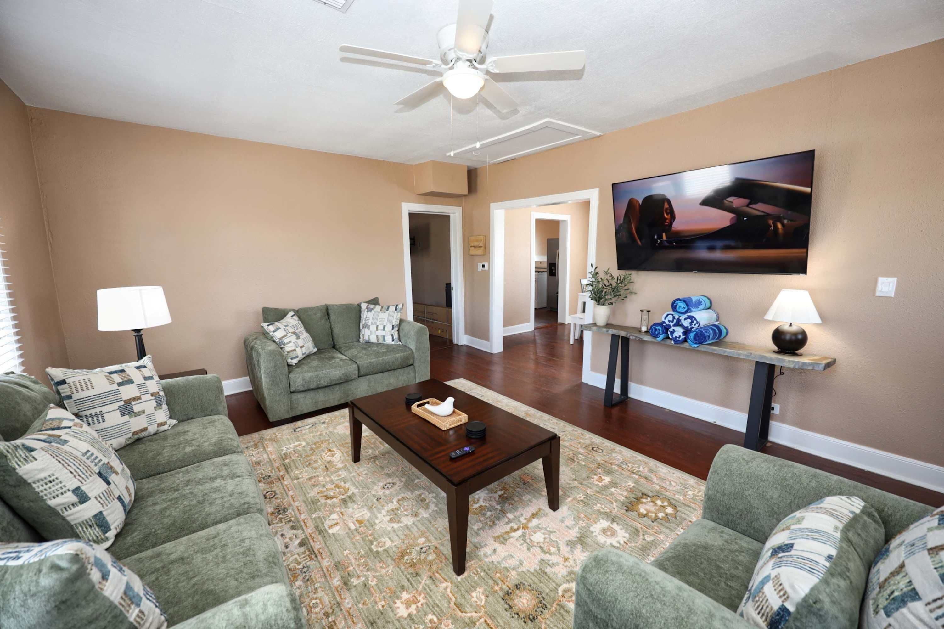 House, Multiple Beds, Kitchen, Ocean View (Cotton Cottage) | Living area