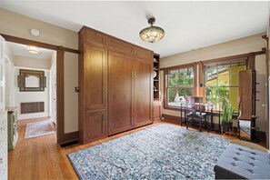 Unclassified image, 5 of 44, button - Historic 3BR Monrovia Oasis with Pool, BBQ & Spa (Monrovia)