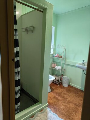 Unclassified image, 4 of 7, button - Peaceful and Private Retreat in the Heart of Thames (Thames)