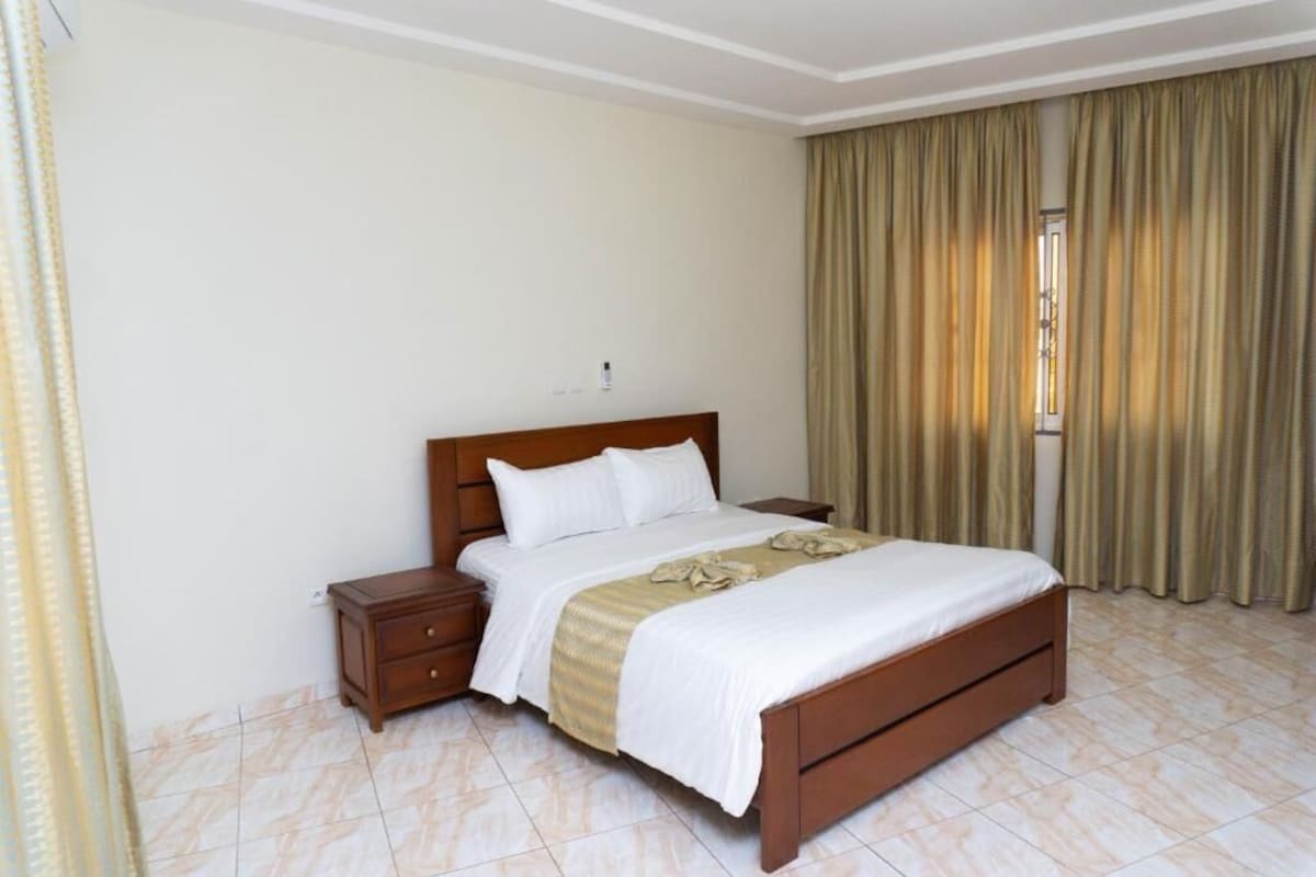 Comfort Condo, Balcony, City View | Laptop workspace, WiFi (free)