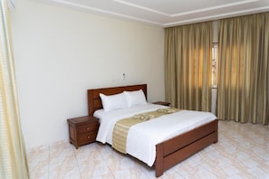 Comfort Condo, Balcony, City View | Laptop workspace, WiFi (free) - Résidence Romacy (Yaoundé)