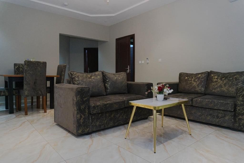 Comfort Condo, Balcony, City View | Living area