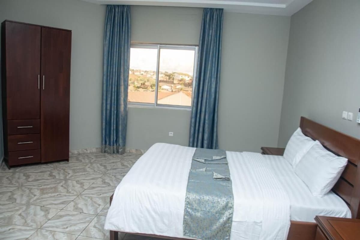 Comfort Condo, Balcony, City View | Laptop workspace, WiFi (free)