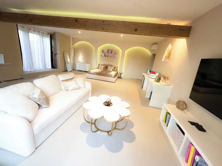 Vénus Spa Privatif, Jacuzzi & Sauna - Bagnols