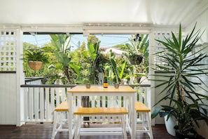 Dining - Classic Queenslander - walk to suncorp (Milton)