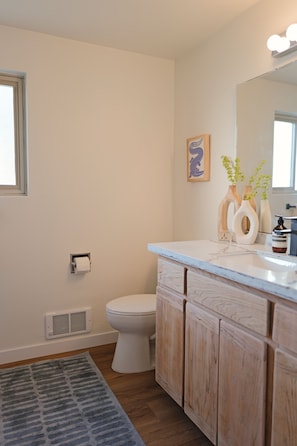 Unclassified image, 5 of 22, button - Peaceful 2-bedroom apartment in Everett perfect for your stay (Everett)