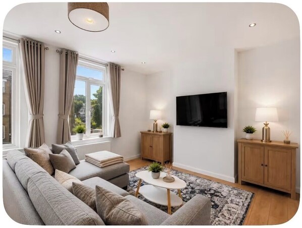 Living area - Stay Stylish in London - Beautiful two bedroom
Apartment (London)
