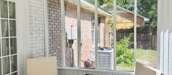 Southern Charm Near the Beach -- 3BR/2BA with Porch and Sunroom