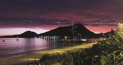 Joy on Shoal Shores with Loft – family friendly holiday home