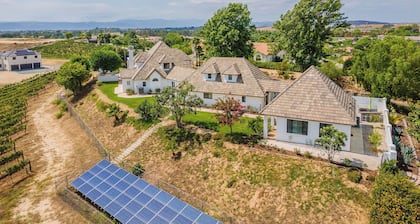 Main Home at Chateau Blanc 5 bedroom/pool/spa, fire pit, views!