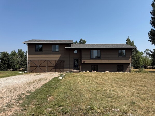 Exterior - The Howdy House! Trailer, dog, and horse friendly! (Spearfish)