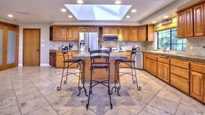 Unclassified image, 2 of 34, button - Moana Del Sol - Vineyard Estate + Resort Pool (Temecula)