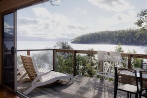 Outdoor dining - Waterfront at Eggs and Bacon Bay "theshack@84" (Huon Valley)