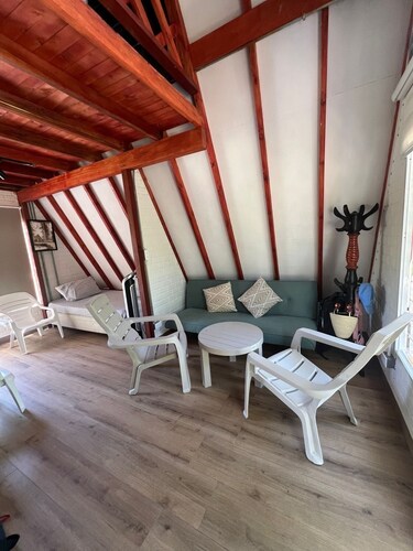 A comfortable, private chalet with easy access, surrounded by nature in Sampues.