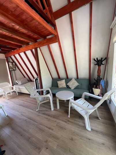 A comfortable, private chalet with easy access, surrounded by nature in Sampues.