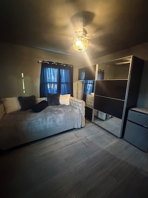 Living area - Comfortable room near the center of Cajón K (El Cajon)