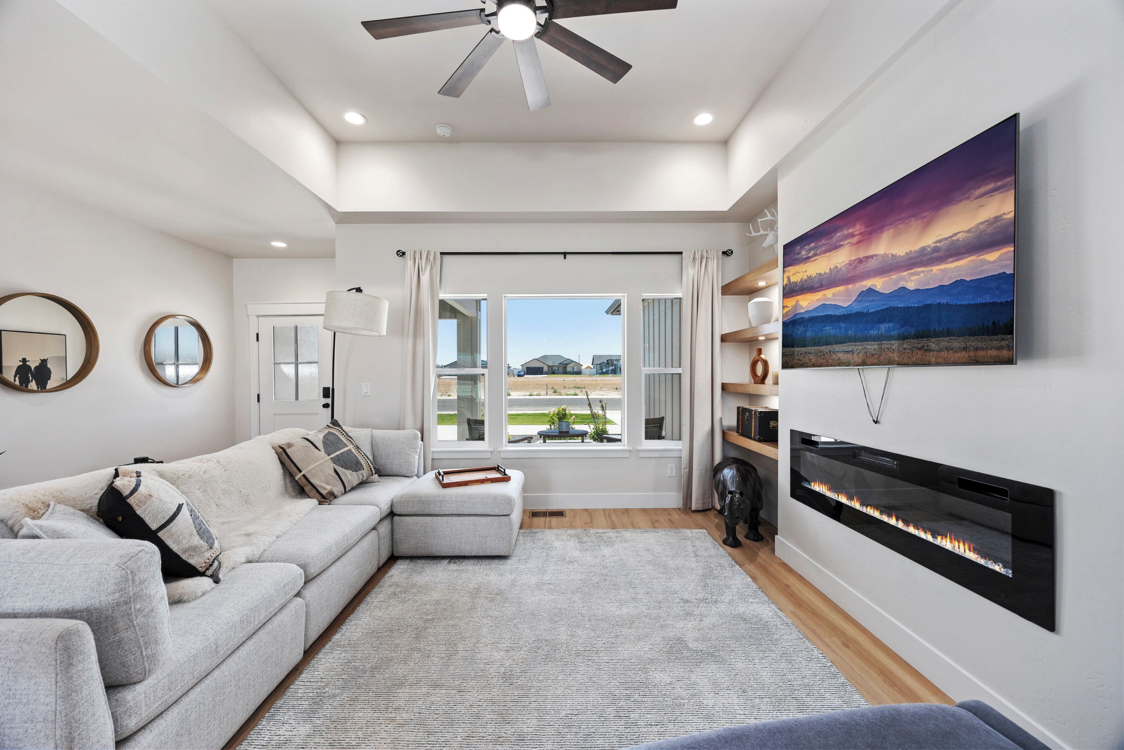 Rhino Haus , Luxe Furnishings , Soaking Tub , Chic - Twin Falls, ID