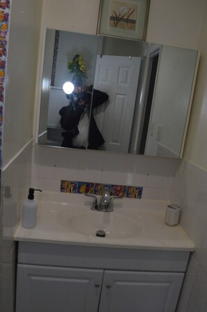 Unclassified image, 4 of 45, button - Cozy 3-bedroom townhome with AC and internet in pleasant Laurel (Laurel)