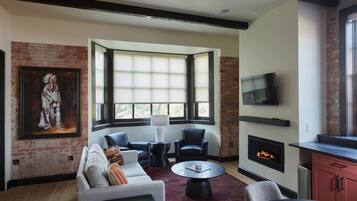 Smart TV y chimenea