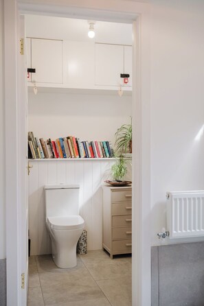 Bathroom - Beautiful Cottage in Malmesbury (Malmesbury)